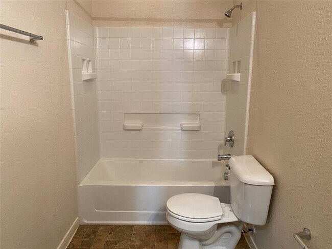 Building Photo - 21515 Kingston Terrace Ln