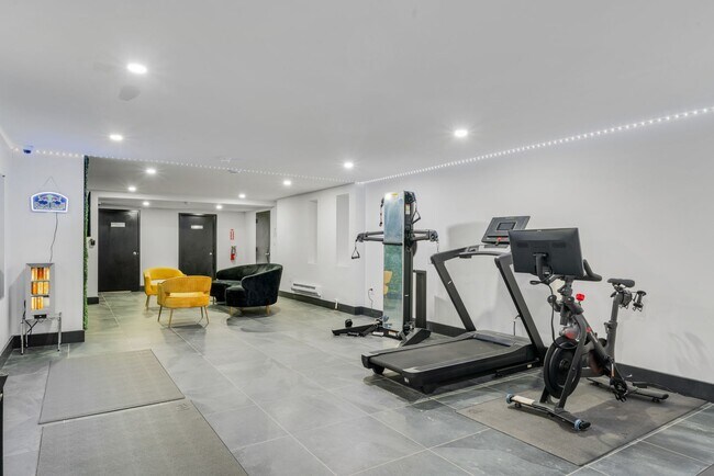 Building Photo - 2458 Lorillard Pl