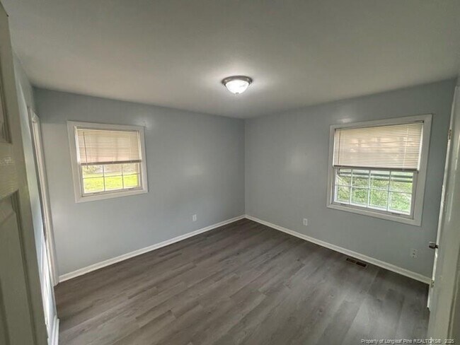 Building Photo - 4430 Wellington Dr