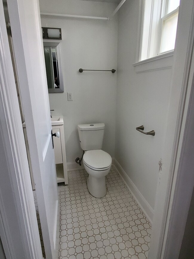Hobart Apartments - 1492 Hobart Ave Akron OH 44306 | Apartment Finder