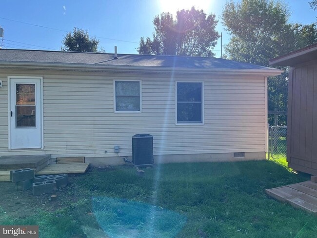 Building Photo - 162 S Marshall St