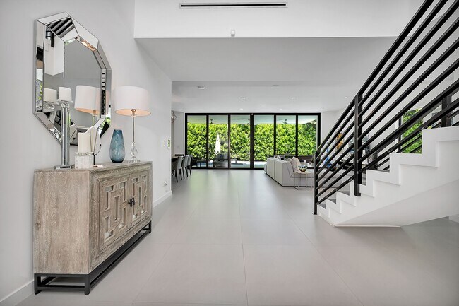 Building Photo - 5921 SW 87th St