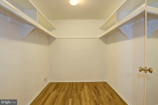 Building Photo - 8804 Falls Chapel Way