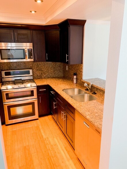 Kitchen - 7800 Topanga Canyon Blvd
