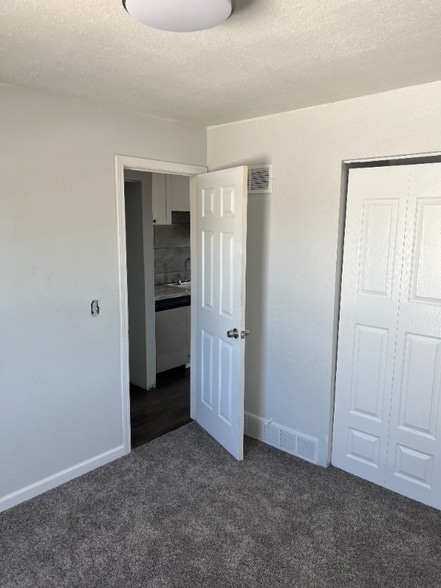 Primary Photo - 810 Yucca Dr