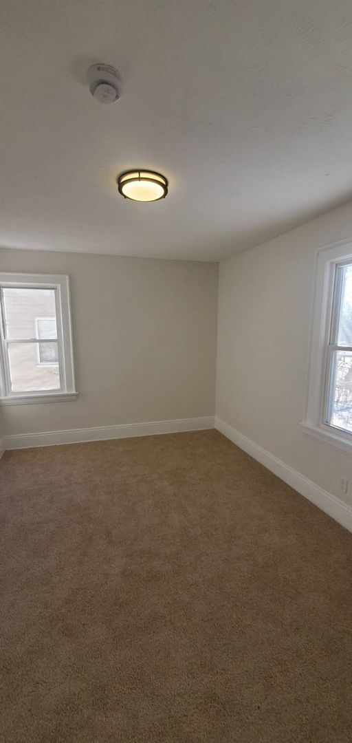 Building Photo - Charming 3-Bedroom Single Family Home Now Available for Rent