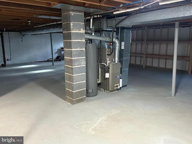 Building Photo - 12 Sanbert Cir