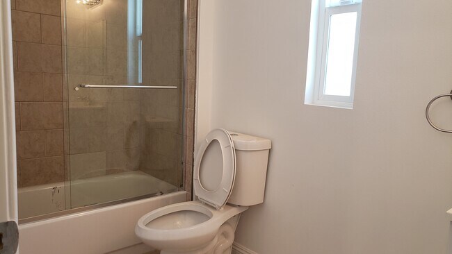 Building Photo - 2057 W Florence Ave