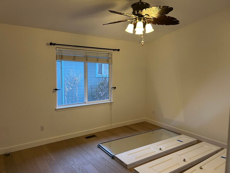 Building Photo - 3720 E Presidential Dr