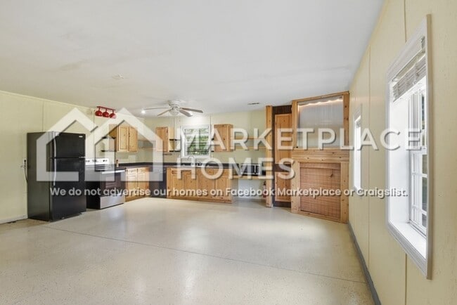 Building Photo - 156 Martin Burgess Rd