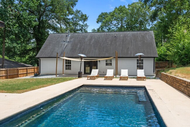 Building Photo - Forest Park