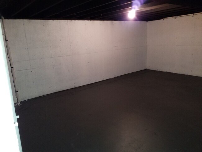 Building Photo - AVAILABLE NOW! Liberty Home 3 Bed 2 Bath 2...