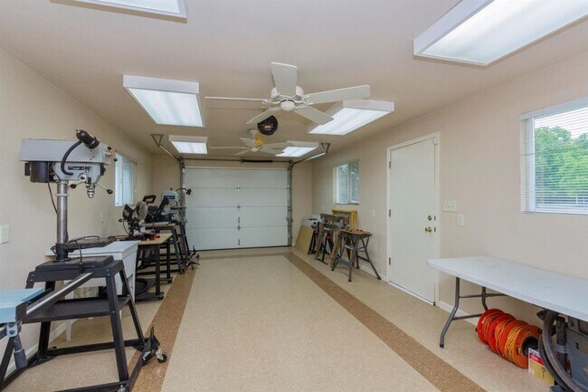Building Photo - 4 Bedroom North Clovis Ranch on 3+ Acres