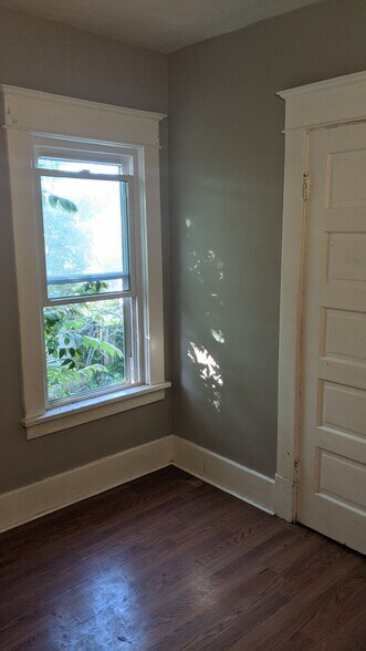 Building Photo - 77 Weyand Ave