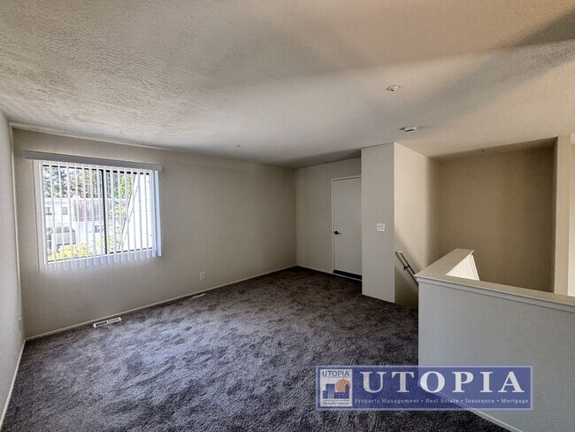 Building Photo - Newly Remodeled 2 Bed 1 Bath Unit Right Near Cabrillo College