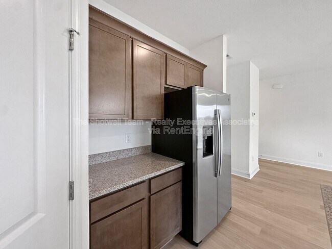 Building Photo - 1724 Bennett Vlg Dr