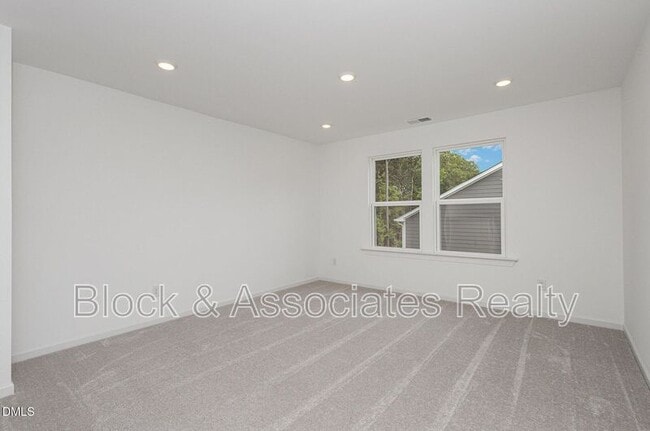 Building Photo - 153 Hickory Grv Dr