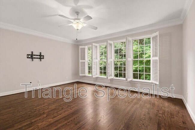 Building Photo - 6121 Carlyle Dr