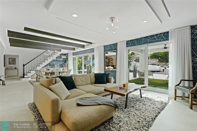 Building Photo - 325 Seven Isles Dr