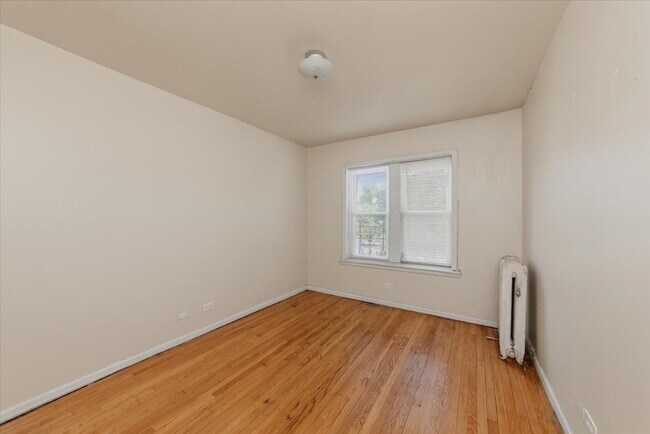 Building Photo - 2200 N Knox Ave