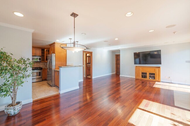 Building Photo - Cozy Condo in Manhattan Beach!