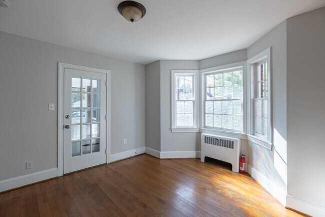 Building Photo - Completely Updated Charming Cape Cod