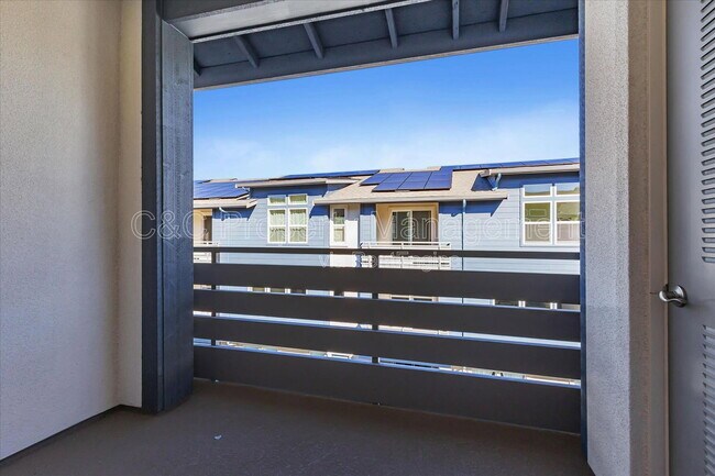 Building Photo - 379 Lundy Pl