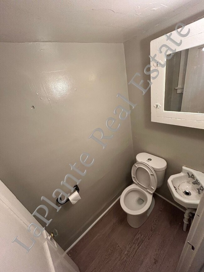 Building Photo - Beautiful 4 Bedroom Home for Rent