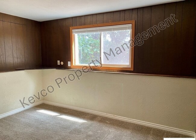 Building Photo - House with central AC!