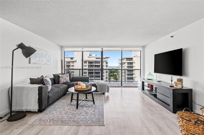 Building Photo - 5757 Collins Ave