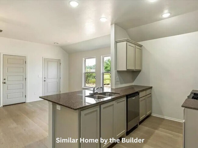 Building Photo - Move-In Ready 2-Bed Home | Garage + Pet Friendly