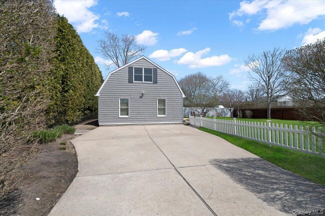 Building Photo - 25 Gardners Ln
