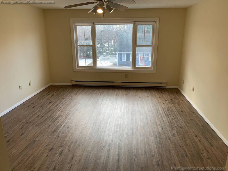 Building Photo - 76 Lorchris St