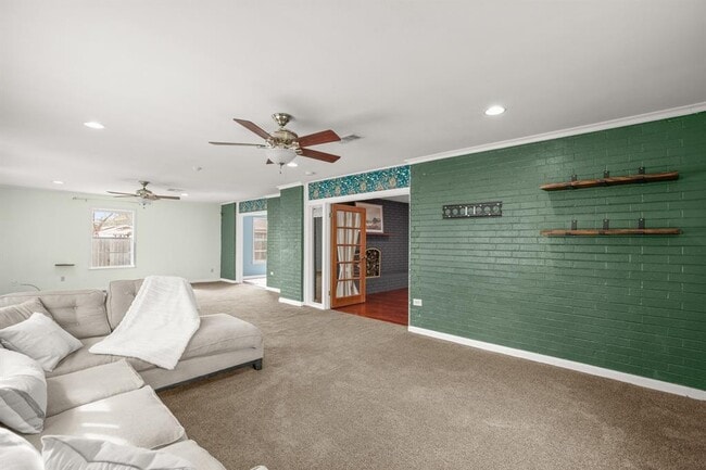Building Photo - 611 Virginia Dr