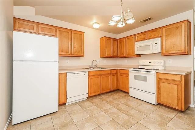 Building Photo - 136 Stewart Bend Ct