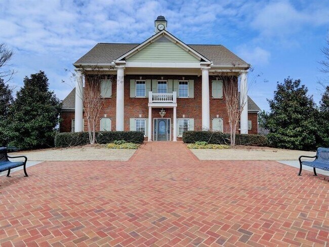 Building Photo - 283 Hiawassee Dr