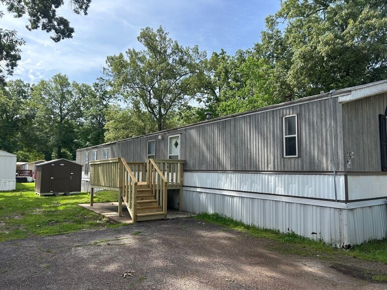 Building Photo - 506 Lakeview Cove