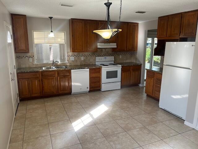 Building Photo - "Charming 4-Bed Oasis with 2 Full Baths in Shalimar!"