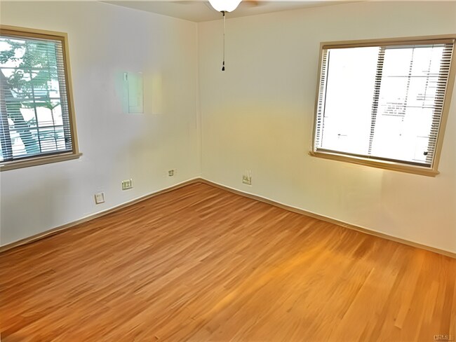 Building Photo - 680 N Cambridge St