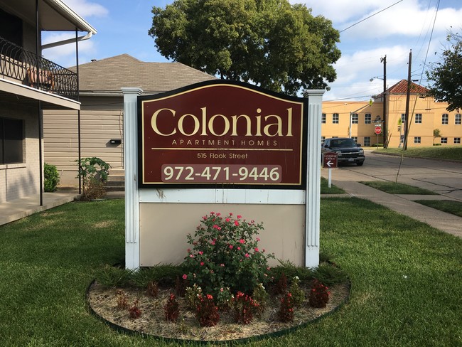 Building Photo - Colonial Apartments