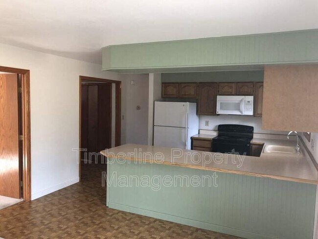 Building Photo - 17960 Bakers Farm Rd