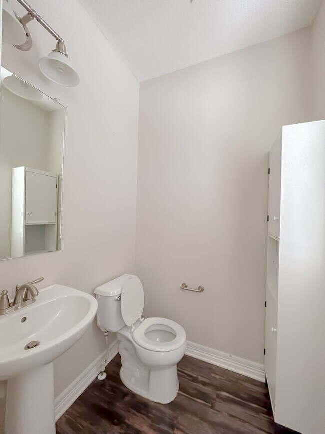 Building Photo - 2846 Iola St