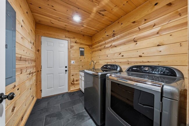 Building Photo - 10730 Barren River Rd