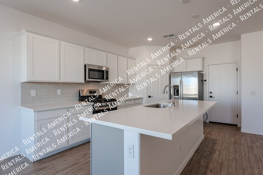 Building Photo - 5528 W McNeil St