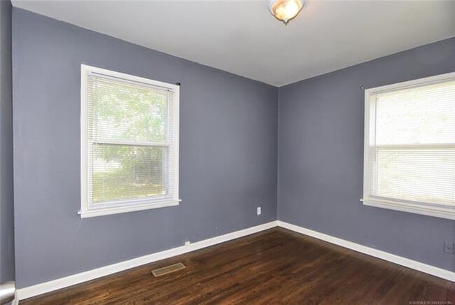 Building Photo - Remodeled 3 Bedroom House