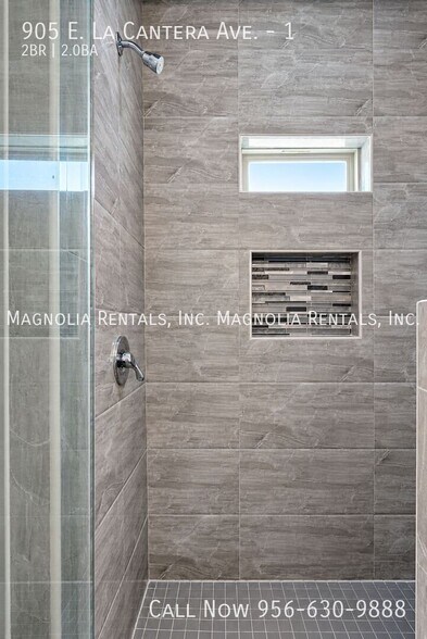 Building Photo - 905 E la Cantera Ave