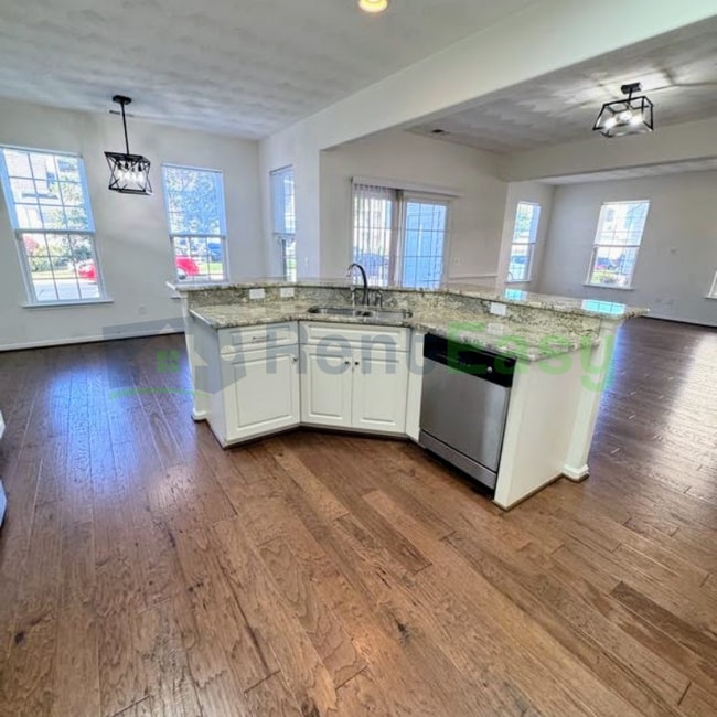 Building Photo - 4146 Pritchard St