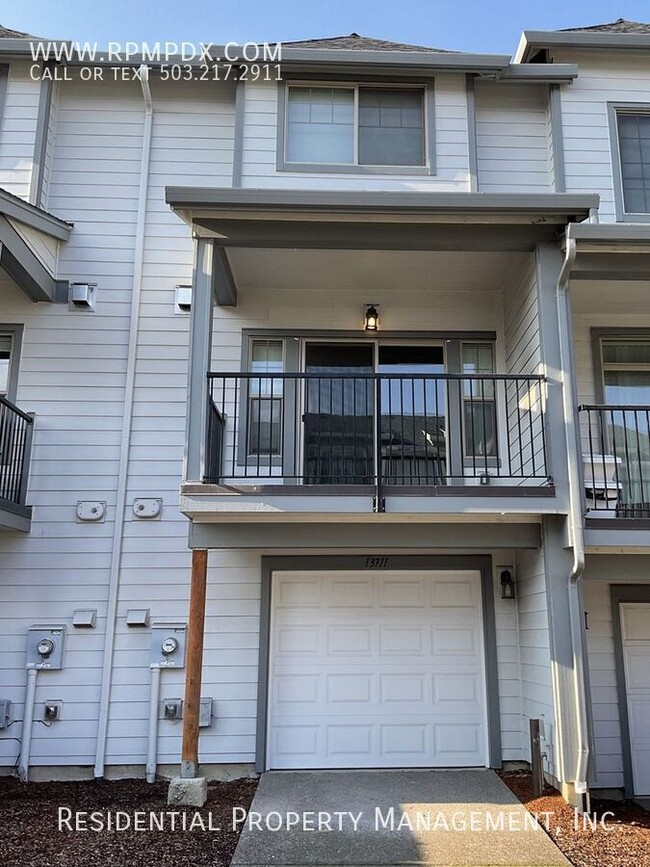 Building Photo - South Cooper Mountain Townhome in the West...