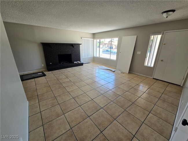 Building Photo - 7550 Silver Leaf Way