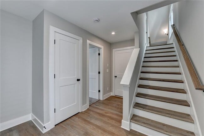 Building Photo - 106 Pinecone Pkwy